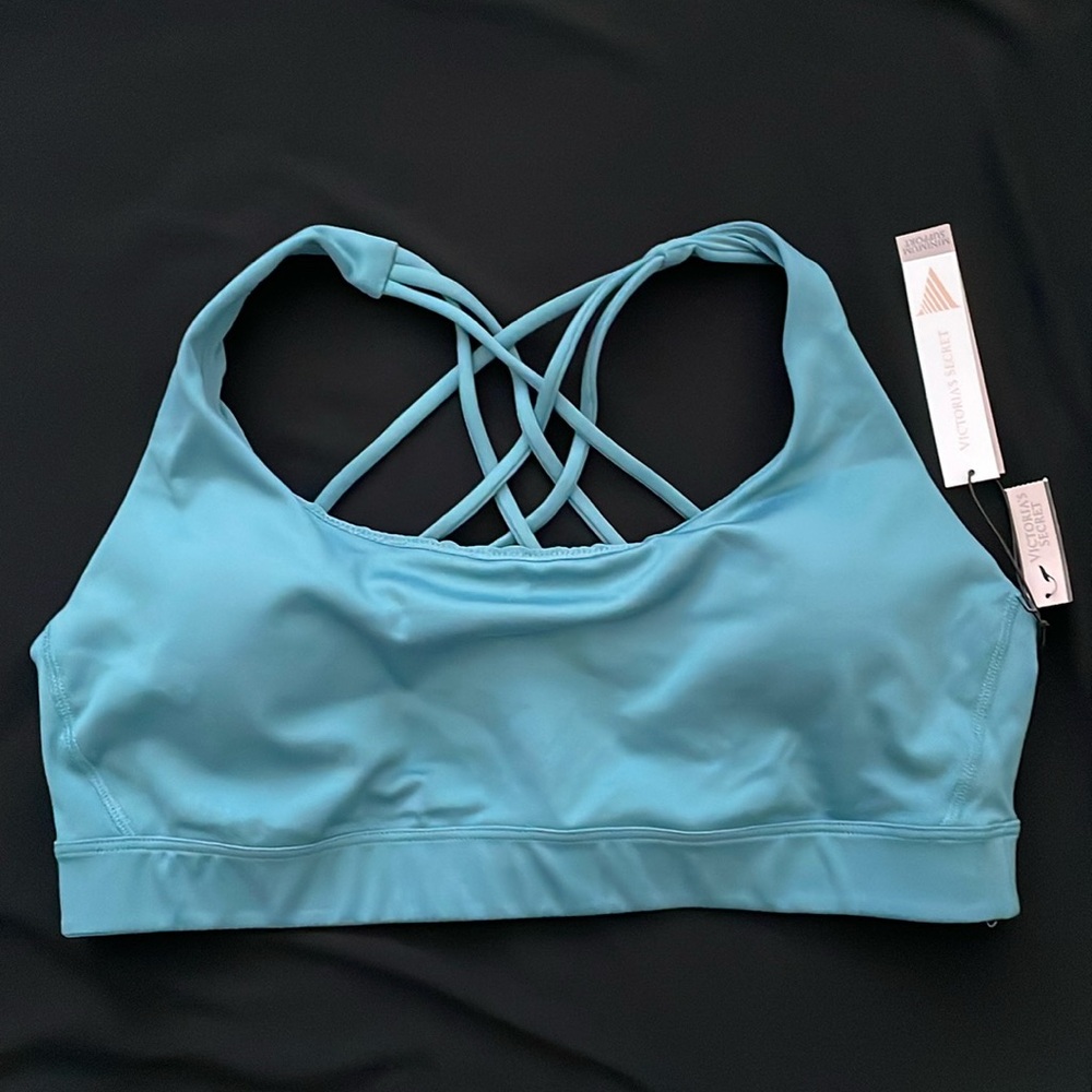 NWT Victoria’s Secret Sports Bra